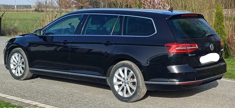 Volkswagen Passat cena 67800 przebieg: 193800, rok produkcji 2017 z Radom małe 67